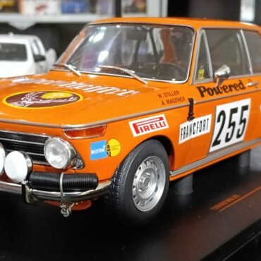 BMW 2002 Jägermeister #255 Stiller/Wagener del Rally de Montecarlo de 1973.