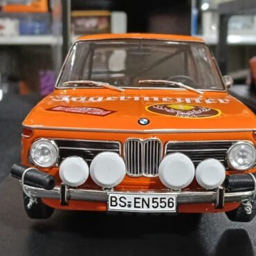 BMW 2002 Jägermeister #255 Stiller/Wagener del Rally de Montecarlo de 1973.