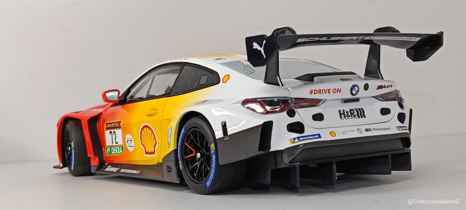 BMW M4 GT3 Minichamps
